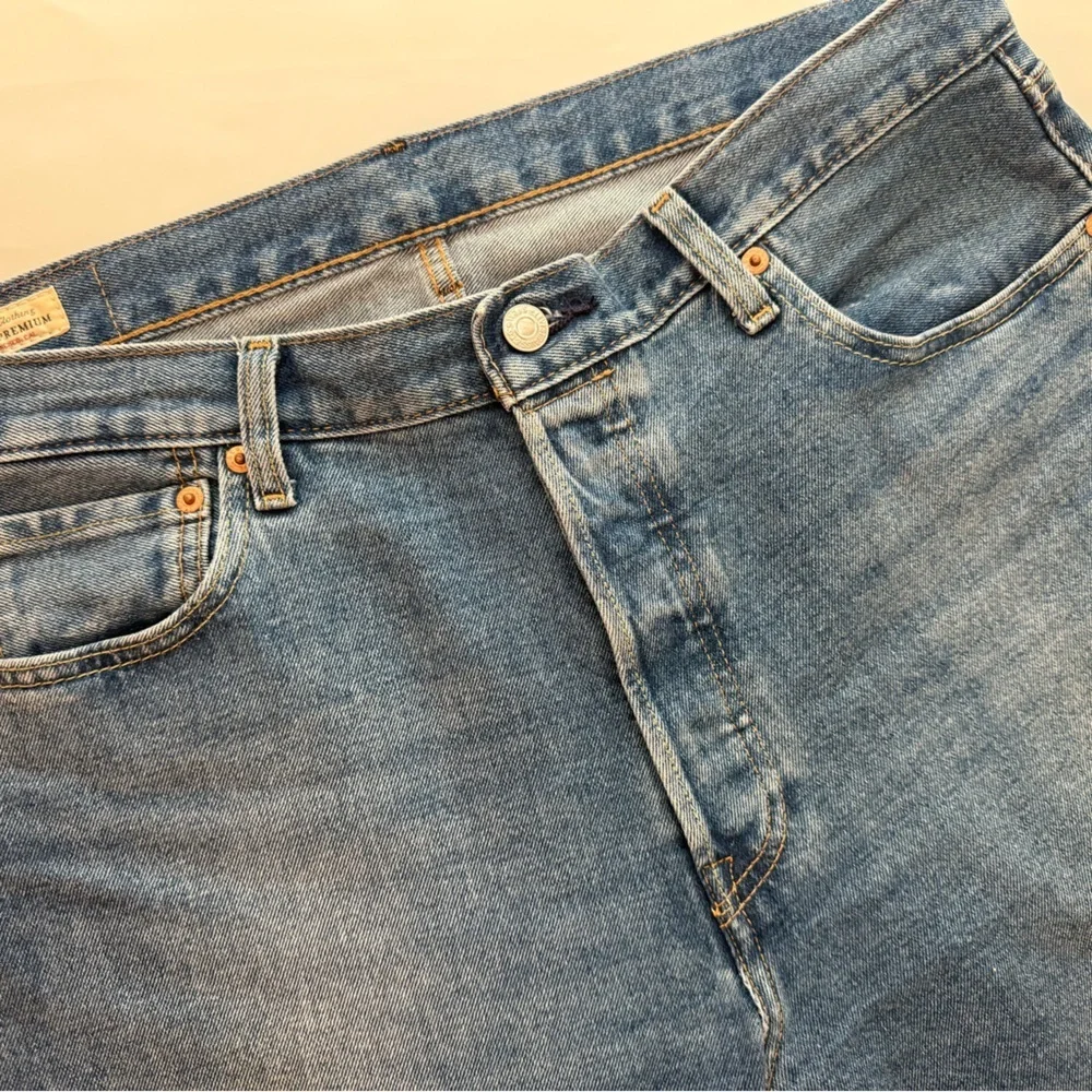 Levi’s 501 Original Fit Men’s Jeans 35x34 Light Wash Straight Leg